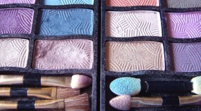 Mineral-Make-up gut zur Haut